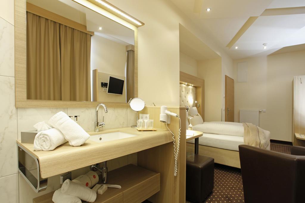 Hotel Villa Will Altwarmbuchen Room photo